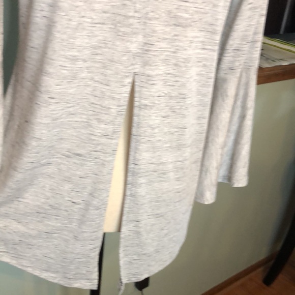 Split Back Top - Picture 5 of 9